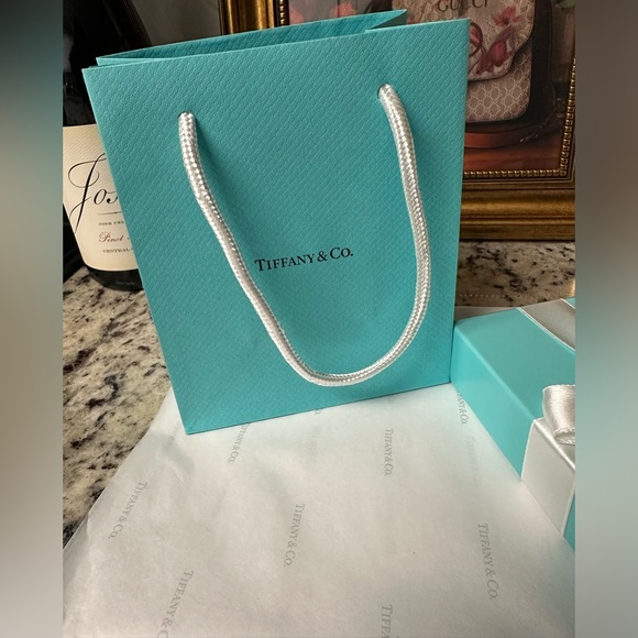 Tiffany & Co. 18x18 silver polish cloth - Picture 2 of 9